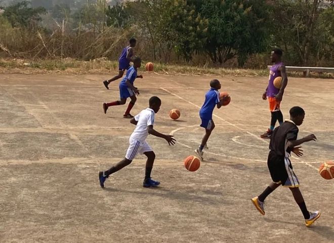 包含非洲篮球新星荣获殊荣,备战国际舞台展示实力的词条 包含非洲篮球新星荣获殊荣,备战国际舞台展示实力的词条