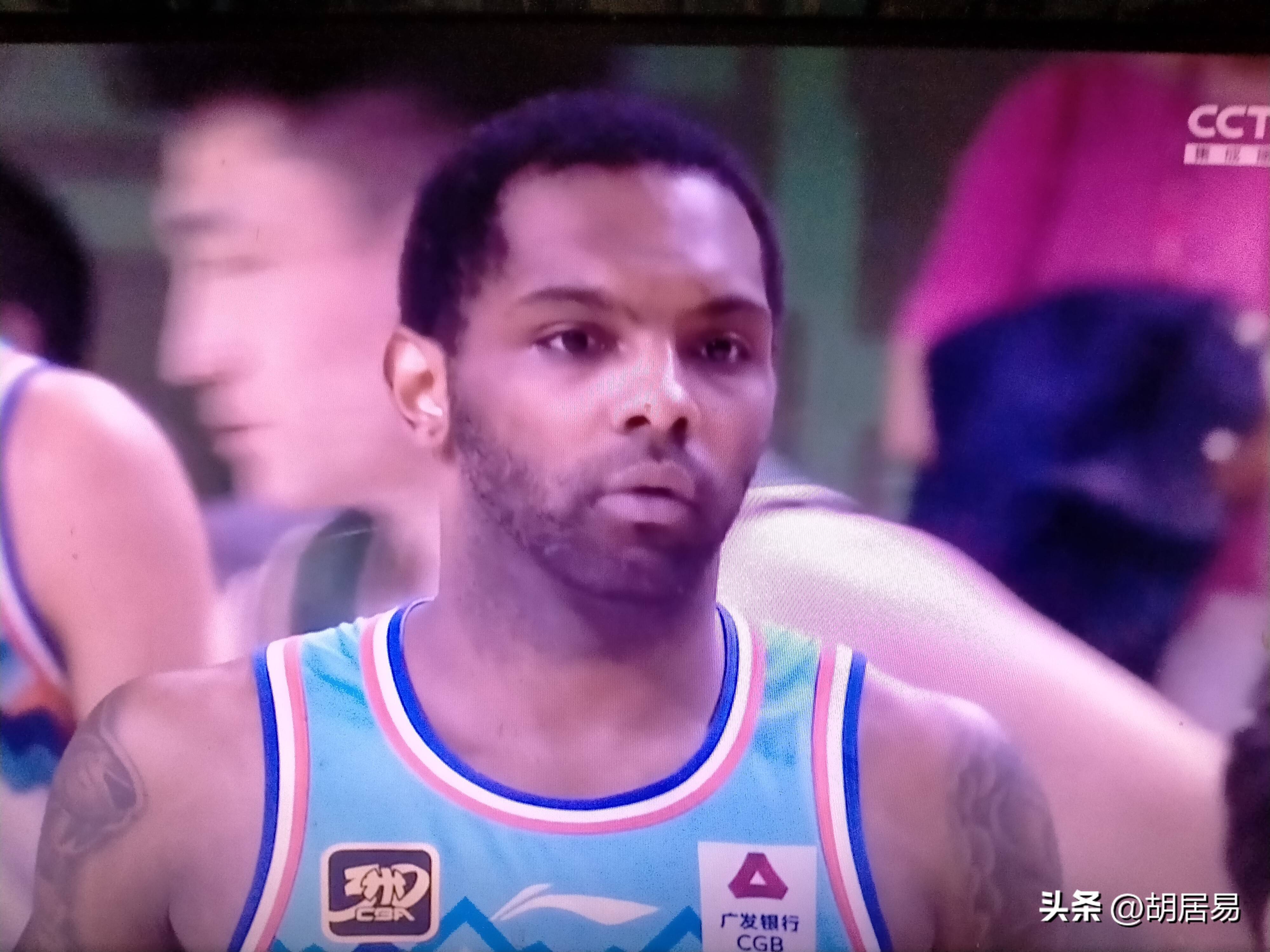 球队后卫连续多场突破个人纪录 球队后卫连续多场突破个人纪录