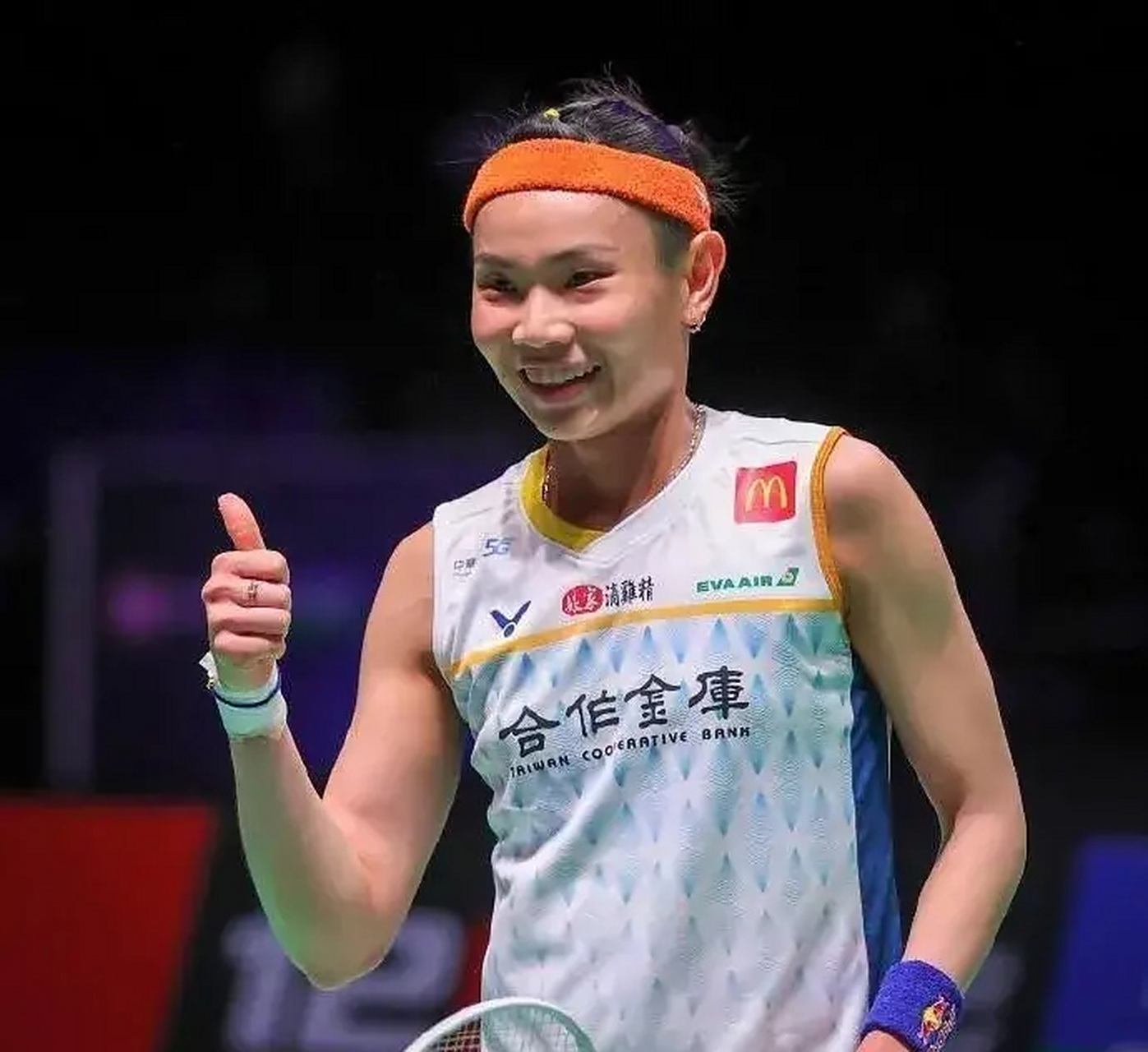 包含决赛首回合突如其来，双方火花四射的词条