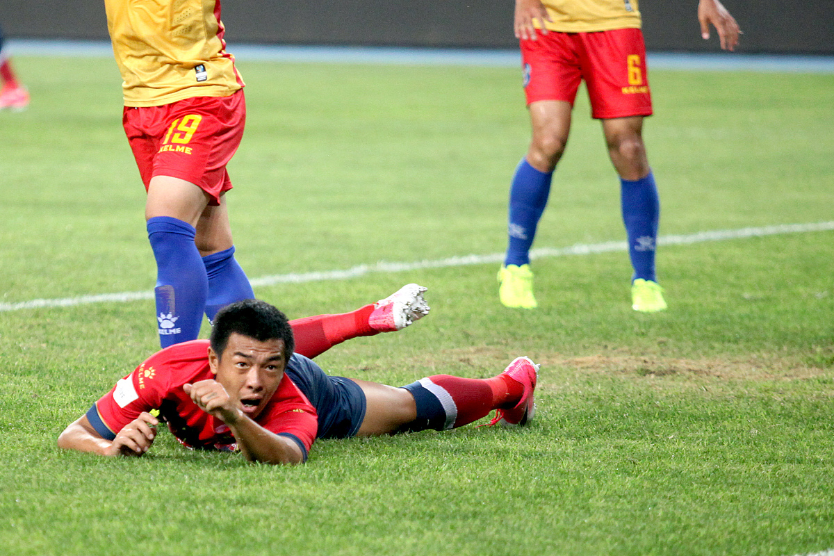 小将奇迹般发挥，球队主场大胜领跑的简单介绍