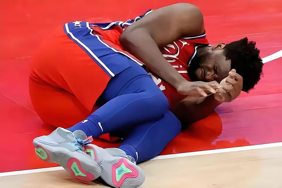 76人飞跃！恩比德双20送对手三连败的简单介绍