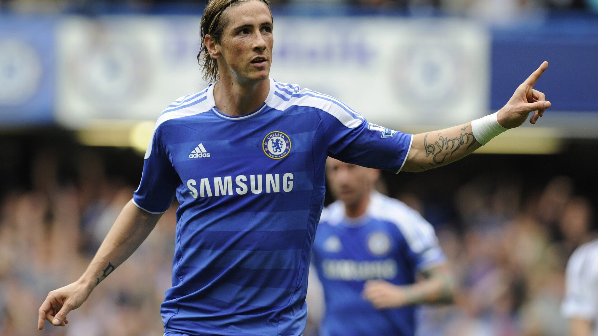 当蓝黑军团遭遇德意志铁骑，孙兴慜如何成为打破格局的大场面先生