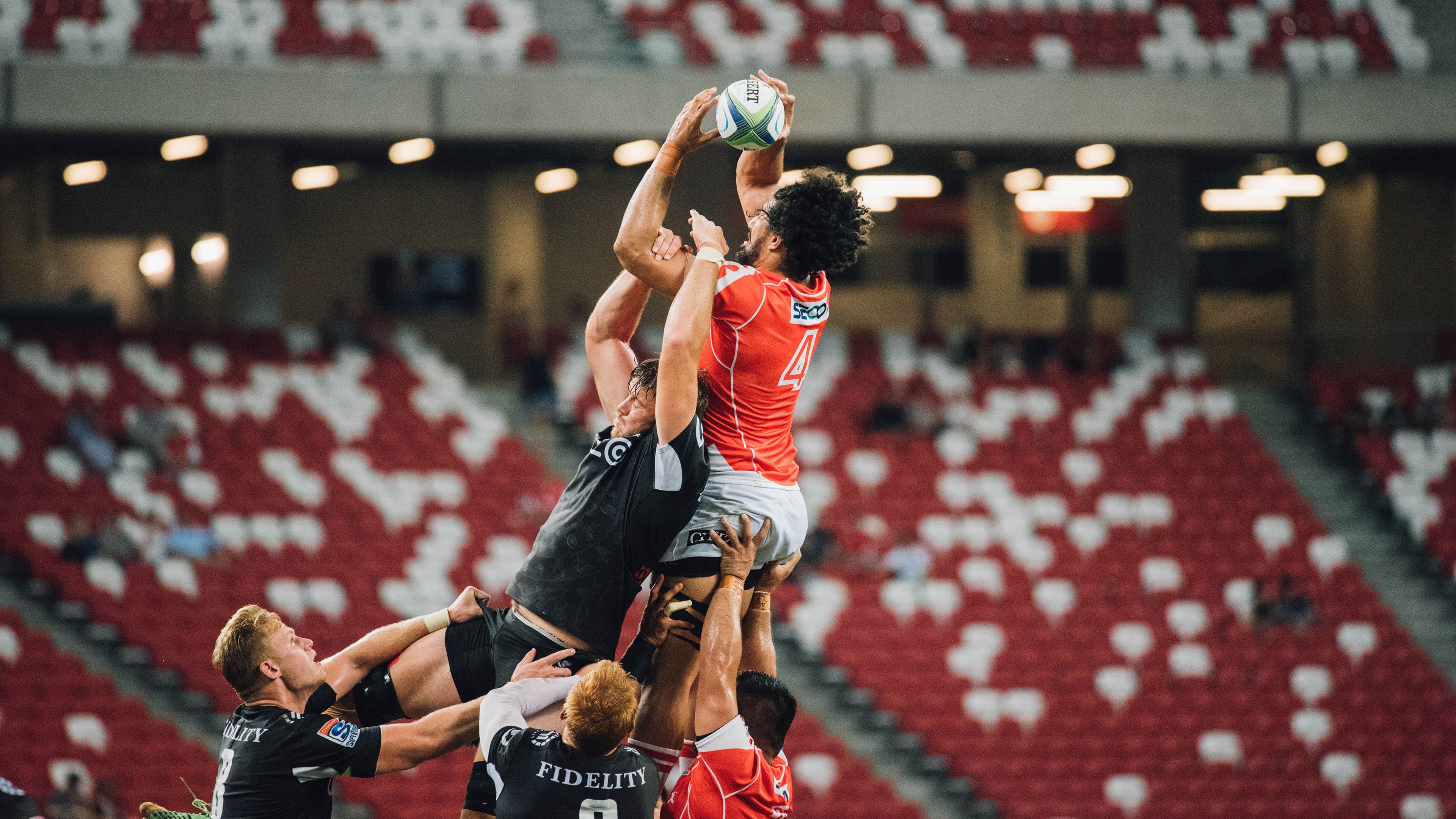 赛道上的魔法师,哈利伯顿如何以完美节奏主宰F1年度争冠之夜