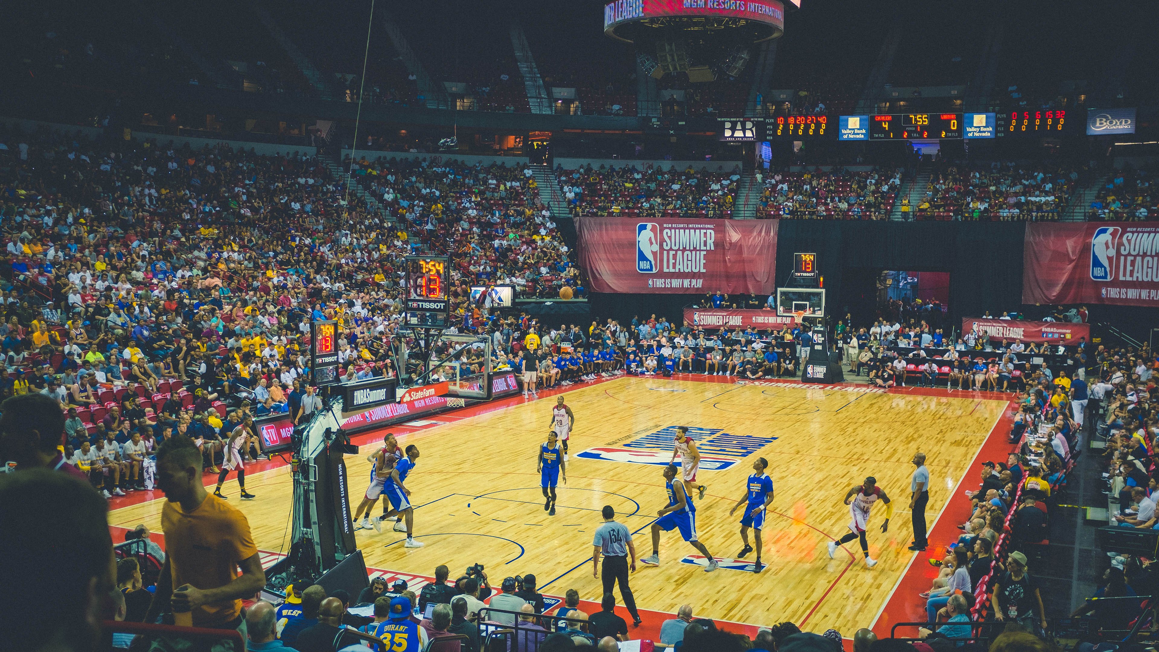 布伦森单节狂飙导演逆转好戏，吉林队式坚韧难阻尼克斯拉开差距