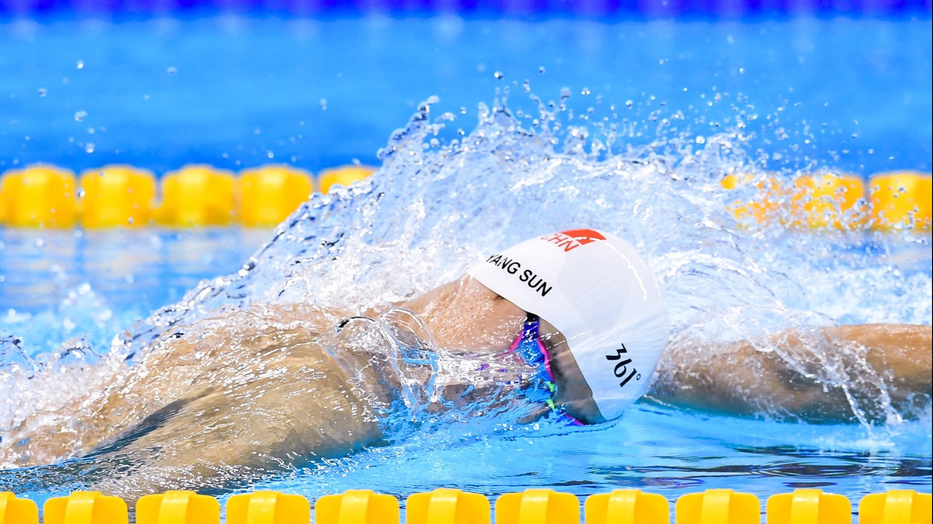 火箭鏖战雷霆，恩比德状态火热，一场定义赛季的攻防博弈