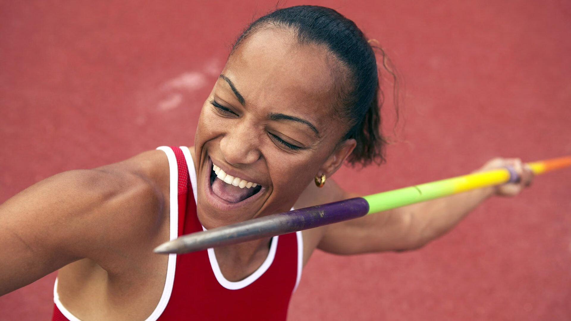 孤胆英雄周冠宇，阿斯顿马丁绝杀迈凯伦，一人扛起全队的荣耀与重量